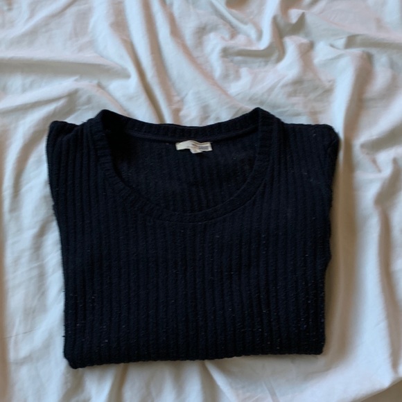 ✨3/$25✨WILFRED Fitted Basic Black Ribbed Sweater - Picture 3 of 4